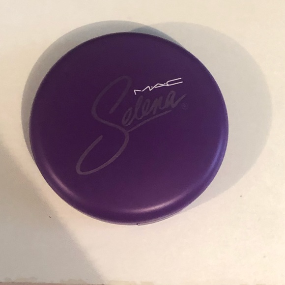 Brand new Mac Selena blush duo - Picture 3 of 3